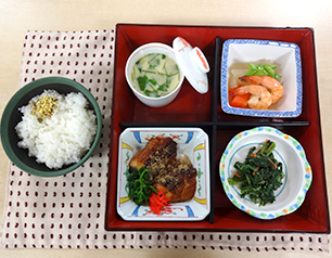 （↑）1月2日 鰻のかば焼き松花堂 