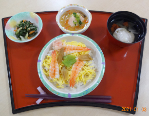 （↑）1月3日　ちらし寿司 とお澄ましの雑煮 